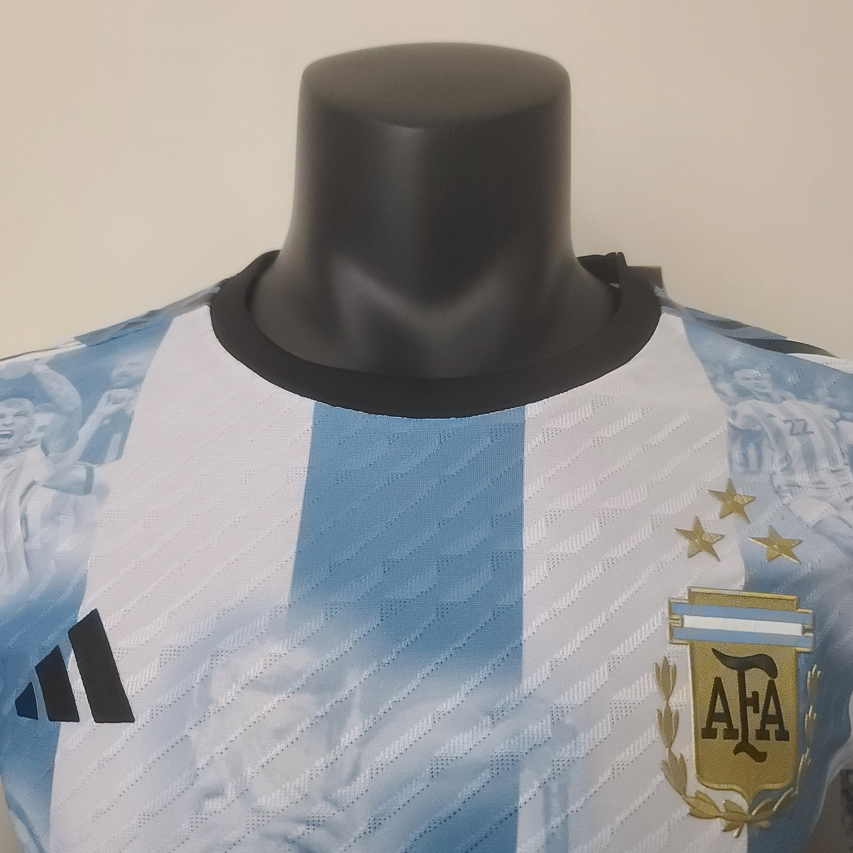 ARGENTINA EDICIÓN ESPECIAL COMEMORATIVA I 23/24 (VERSIÓN JUGADOR)