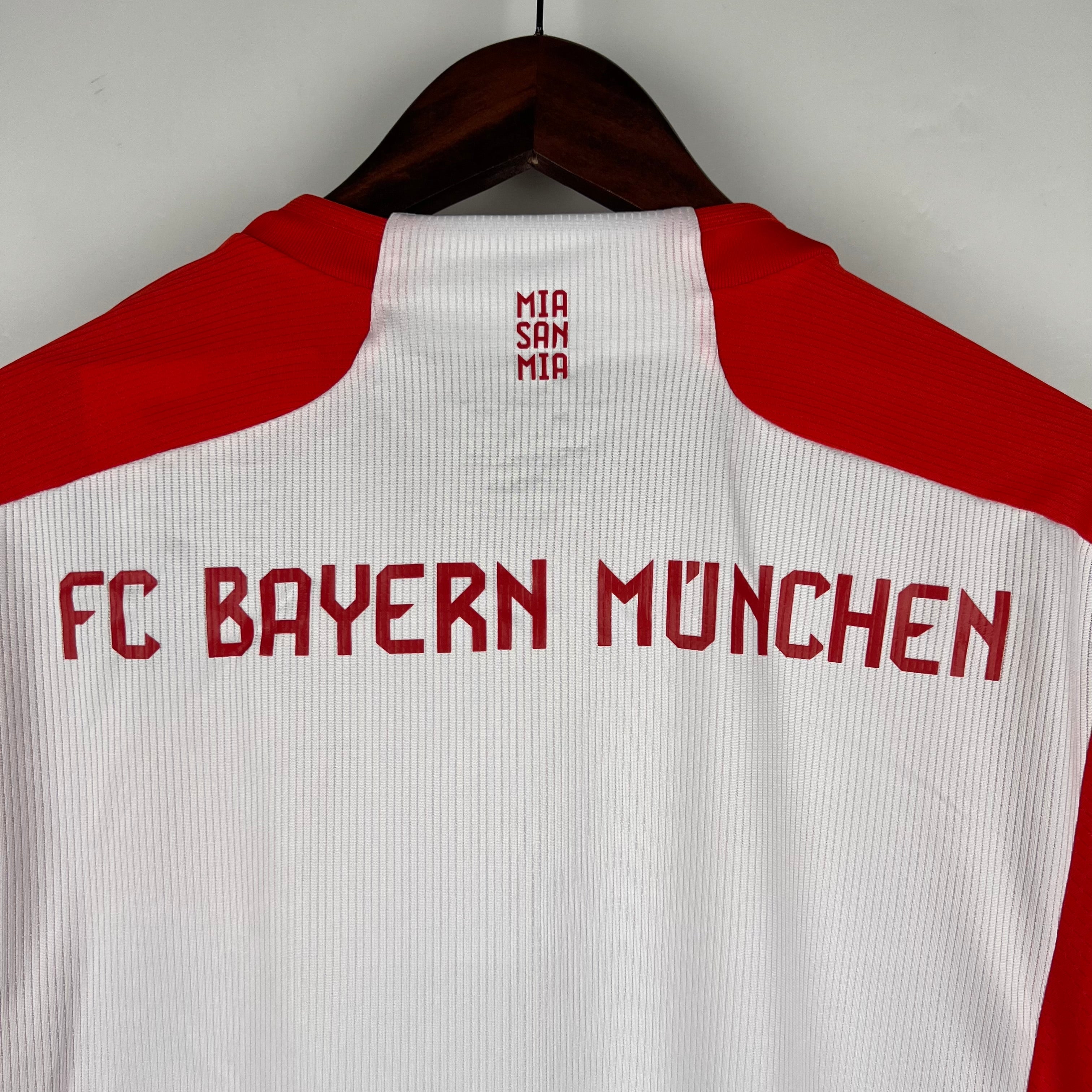 Bayern München I 23/24 Mann (langer Manga)