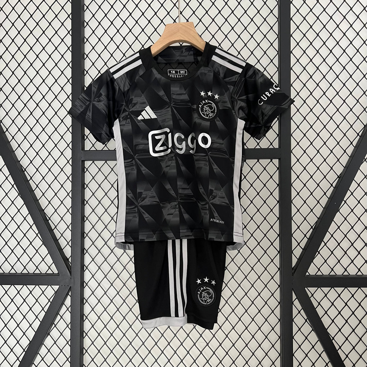 Ajax III 23/24 Conjunto infantil